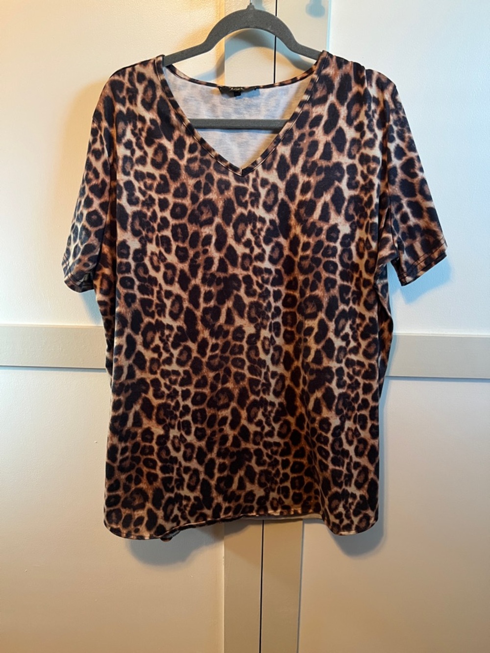 L&B Leopard Print V-Neck Short Sleeve Top - Brown & Black